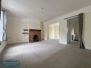 Living room- click for photo gallery